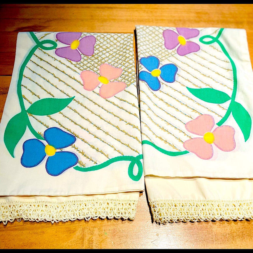 Utica Vintage Percale Flower Pillowcases 🌼🌺❤️